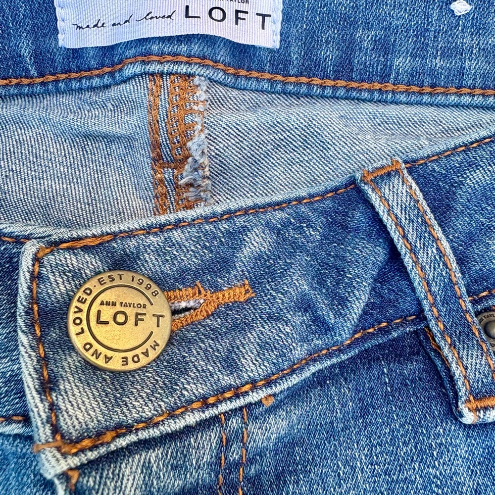 LOFT Mid-Wash Ankle Jeans - Picture 4 of 5